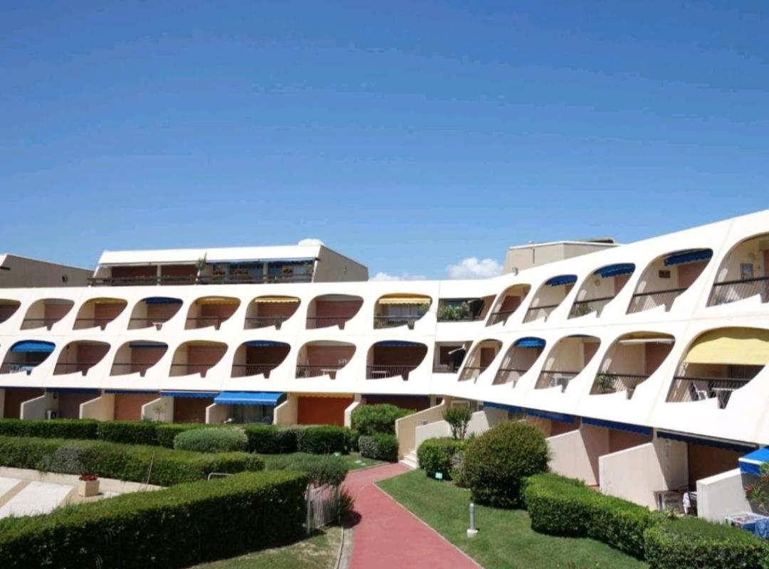 Studio Avec Loggia Entre Port, Plage Et Piscine Ле-Гро-дю-Руа Экстерьер фото