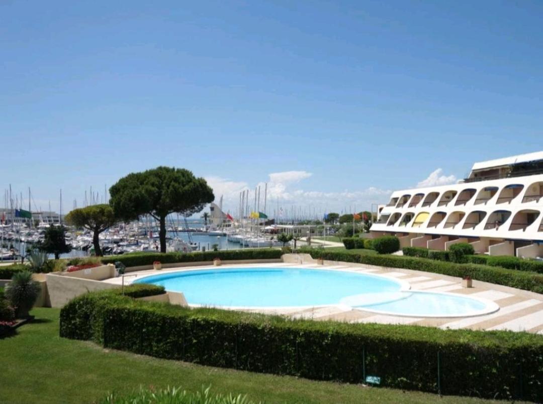 Studio Avec Loggia Entre Port, Plage Et Piscine Ле-Гро-дю-Руа Экстерьер фото